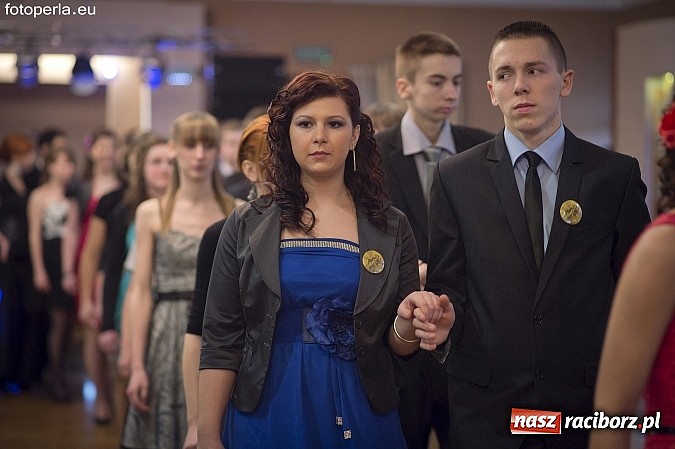 Zdjęcie w galerii na portalu naszraciborz.pl: Ona tańczy dla mnie... dwie klasy Mechanika bawiły się w Bravo wiadomości z regionu