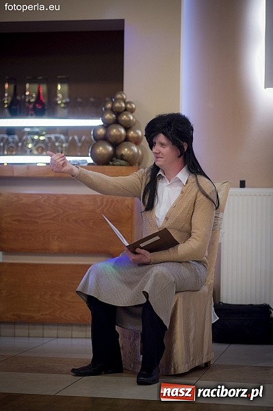 Zdjęcie w galerii na portalu naszraciborz.pl: Ona tańczy dla mnie... dwie klasy Mechanika bawiły się w Bravo wiadomości z regionu