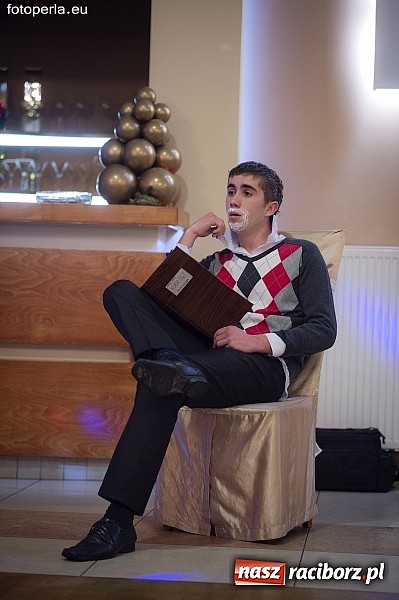 Zdjęcie w galerii na portalu naszraciborz.pl: Ona tańczy dla mnie... dwie klasy Mechanika bawiły się w Bravo wiadomości z regionu