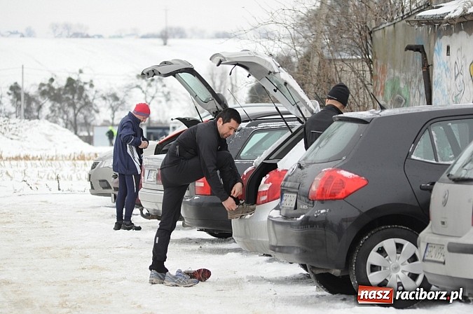 Zdjęcie w galerii na portalu naszraciborz.pl: Zima biegaczom niestraszna. I Cross po Ziemi Pietrowickiej wiadomości z regionu