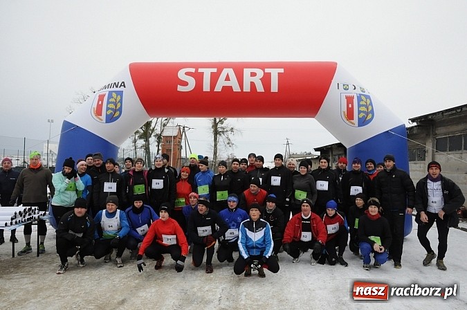 Zdjęcie w galerii na portalu naszraciborz.pl: Zima biegaczom niestraszna. I Cross po Ziemi Pietrowickiej wiadomości z regionu