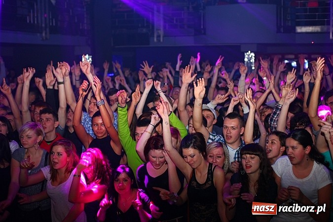 Zdjęcie w galerii na portalu naszraciborz.pl: Ona tańczy dla mnie..., czyli Weekend w Clubie Magic w Krzyżanowicach wiadomości z regionu