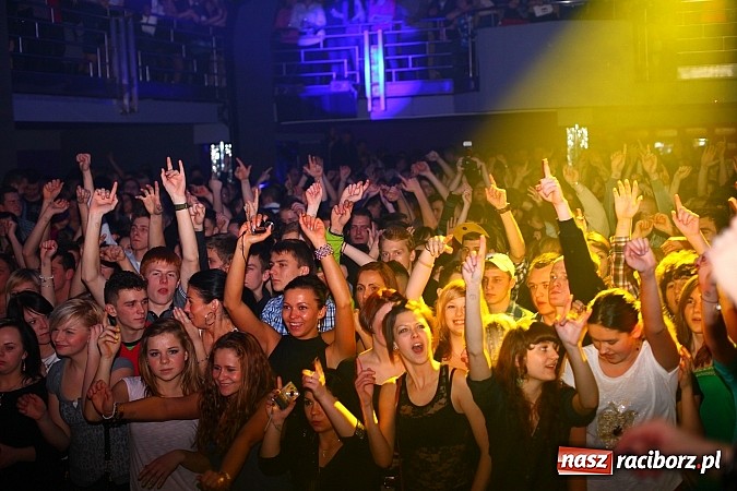 Zdjęcie w galerii na portalu naszraciborz.pl: Ona tańczy dla mnie..., czyli Weekend w Clubie Magic w Krzyżanowicach wiadomości z regionu