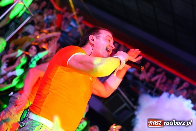 Zdjęcie w galerii na portalu naszraciborz.pl: Ona tańczy dla mnie..., czyli Weekend w Clubie Magic w Krzyżanowicach wiadomości z regionu