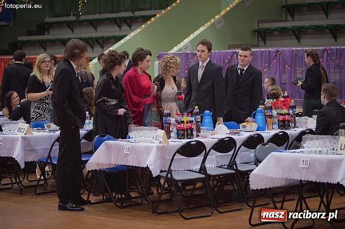 Zdjęcie w galerii na portalu naszraciborz.pl: Maturzyści I LO bawili się w Arenie Rafako wiadomości z regionu