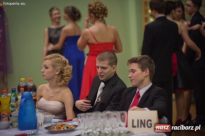 Zdjęcie w galerii na portalu naszraciborz.pl: Maturzyści I LO bawili się w Arenie Rafako wiadomości z regionu