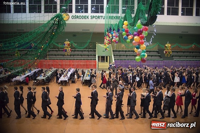 Zdjęcie w galerii na portalu naszraciborz.pl: Maturzyści I LO bawili się w Arenie Rafako wiadomości z regionu