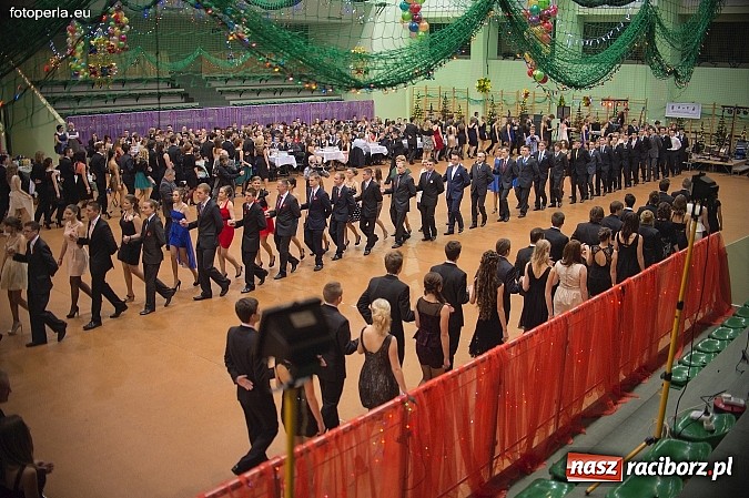 Zdjęcie w galerii na portalu naszraciborz.pl: Maturzyści I LO bawili się w Arenie Rafako wiadomości z regionu