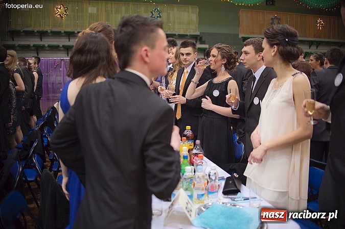 Zdjęcie w galerii na portalu naszraciborz.pl: Maturzyści I LO bawili się w Arenie Rafako wiadomości z regionu