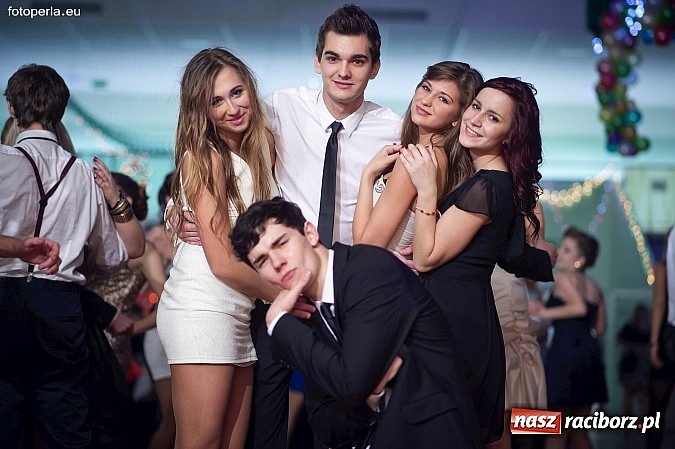 Zdjęcie w galerii na portalu naszraciborz.pl: Maturzyści I LO bawili się w Arenie Rafako wiadomości z regionu