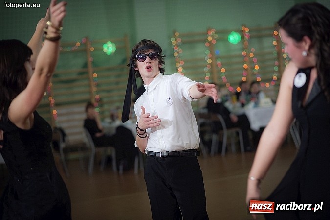 Zdjęcie w galerii na portalu naszraciborz.pl: Maturzyści I LO bawili się w Arenie Rafako wiadomości z regionu