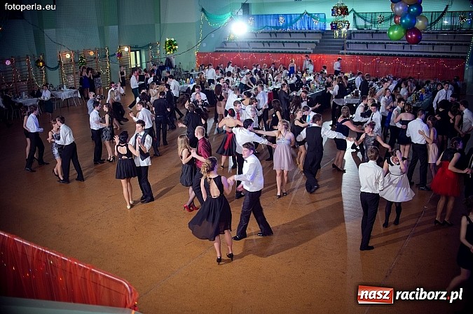 Zdjęcie w galerii na portalu naszraciborz.pl: Maturzyści I LO bawili się w Arenie Rafako wiadomości z regionu