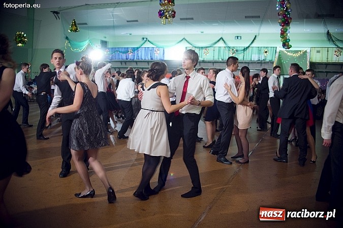 Zdjęcie w galerii na portalu naszraciborz.pl: Maturzyści I LO bawili się w Arenie Rafako wiadomości z regionu