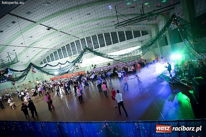 Zdjęcie w galerii na portalu naszraciborz.pl: Maturzyści I LO bawili się w Arenie Rafako wiadomości z regionu