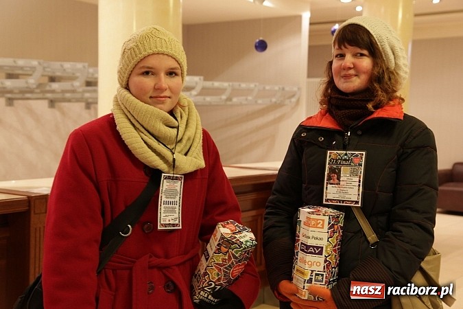 Zdjęcie w galerii na portalu naszraciborz.pl: Drengowie i strażacy na raciborskim rynku wiadomości z regionu
