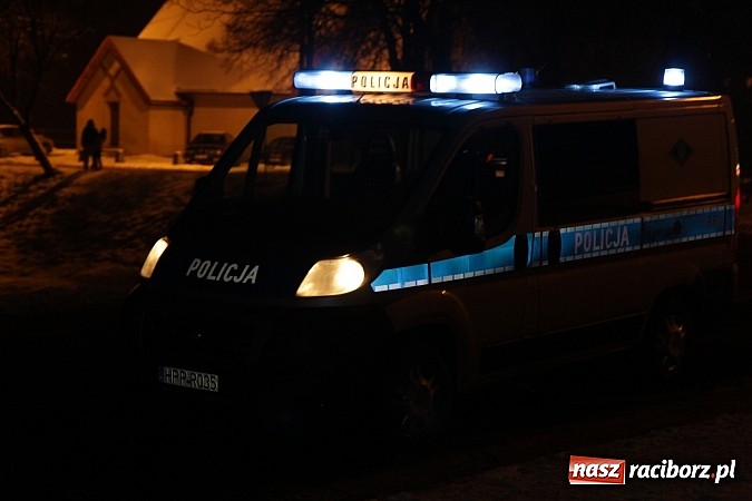 Zdjęcie w galerii na portalu naszraciborz.pl: Wypadek w Rzuchowie. Jedna osoba w szpitalu wiadomości z regionu