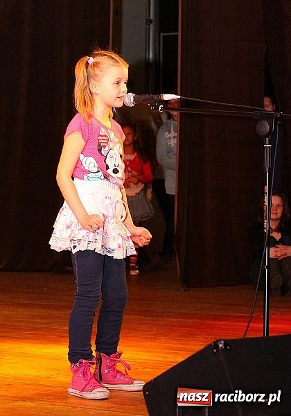 Zdjęcie w galerii na portalu naszraciborz.pl: W Kuźni Raciborskiej zebrano ponad 16 tys. zł wiadomości z regionu