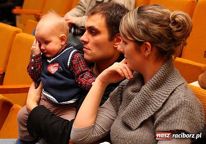 Zdjęcie w galerii na portalu naszraciborz.pl: W Kuźni Raciborskiej zebrano ponad 16 tys. zł wiadomości z regionu