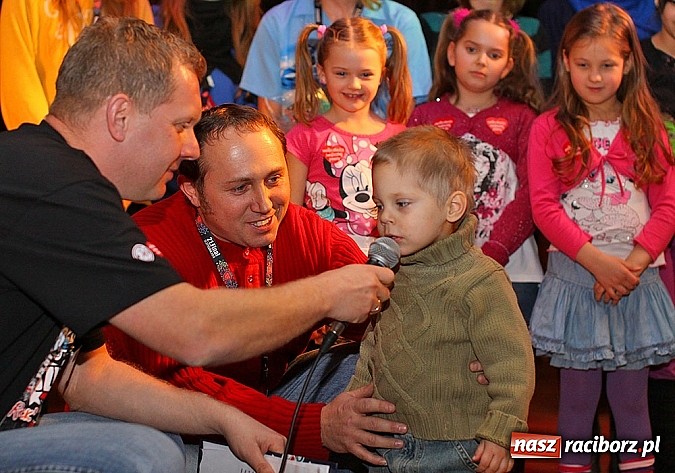 Zdjęcie w galerii na portalu naszraciborz.pl: W Kuźni Raciborskiej zebrano ponad 16 tys. zł wiadomości z regionu