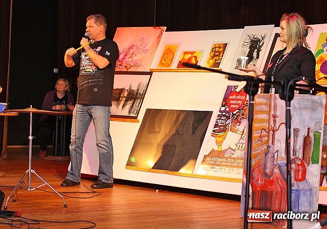 Zdjęcie w galerii na portalu naszraciborz.pl: W Kuźni Raciborskiej zebrano ponad 16 tys. zł wiadomości z regionu