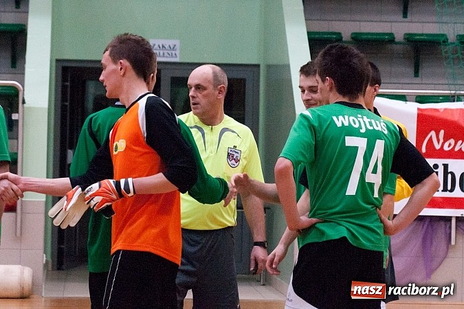 Zdjęcie w galerii na portalu naszraciborz.pl: Dreszczowiec w meczu Feniksa z Bad Boys wiadomości z regionu