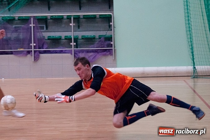 Zdjęcie w galerii na portalu naszraciborz.pl: Dreszczowiec w meczu Feniksa z Bad Boys wiadomości z regionu