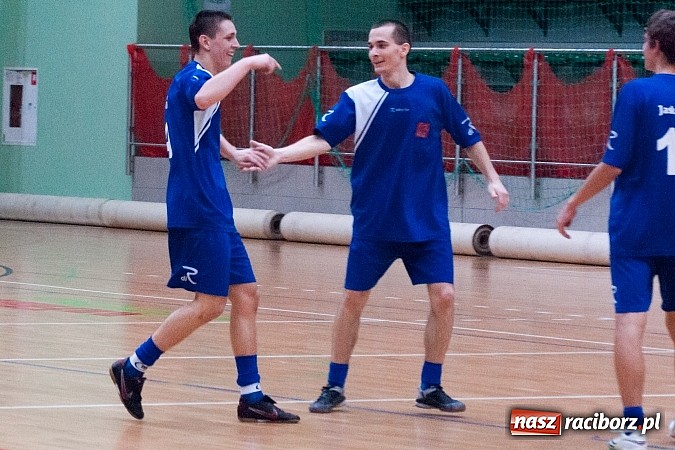 Zdjęcie w galerii na portalu naszraciborz.pl: Dreszczowiec w meczu Feniksa z Bad Boys wiadomości z regionu