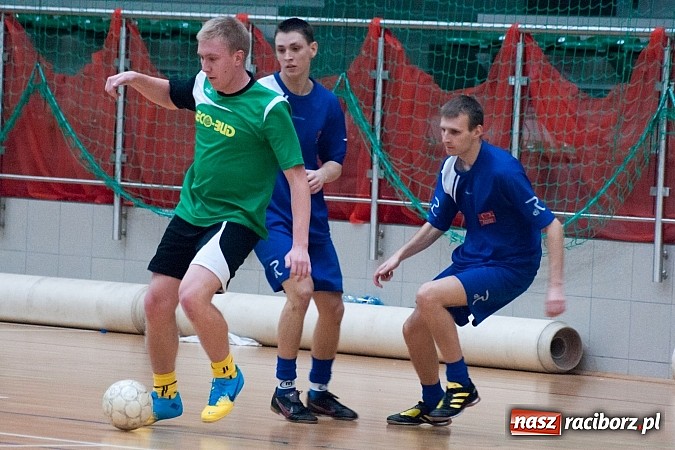 Zdjęcie w galerii na portalu naszraciborz.pl: Dreszczowiec w meczu Feniksa z Bad Boys wiadomości z regionu