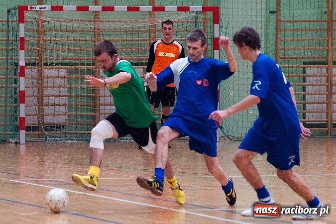 Zdjęcie w galerii na portalu naszraciborz.pl: Dreszczowiec w meczu Feniksa z Bad Boys wiadomości z regionu