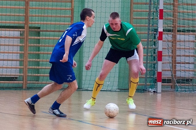 Zdjęcie w galerii na portalu naszraciborz.pl: Dreszczowiec w meczu Feniksa z Bad Boys wiadomości z regionu