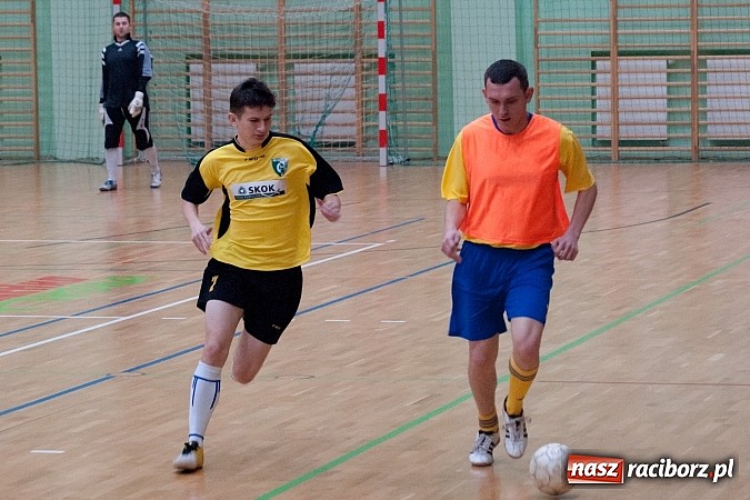 Zdjęcie w galerii na portalu naszraciborz.pl: Dreszczowiec w meczu Feniksa z Bad Boys wiadomości z regionu