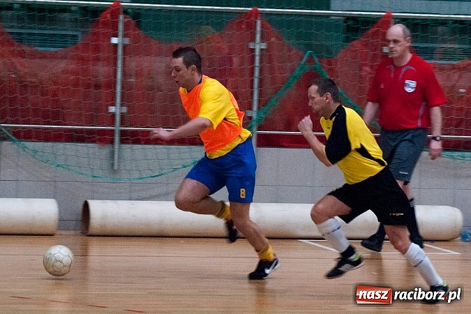 Zdjęcie w galerii na portalu naszraciborz.pl: Dreszczowiec w meczu Feniksa z Bad Boys wiadomości z regionu