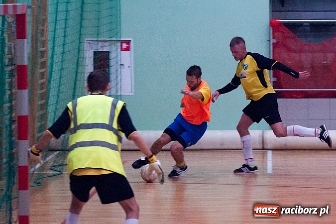 Zdjęcie w galerii na portalu naszraciborz.pl: Dreszczowiec w meczu Feniksa z Bad Boys wiadomości z regionu