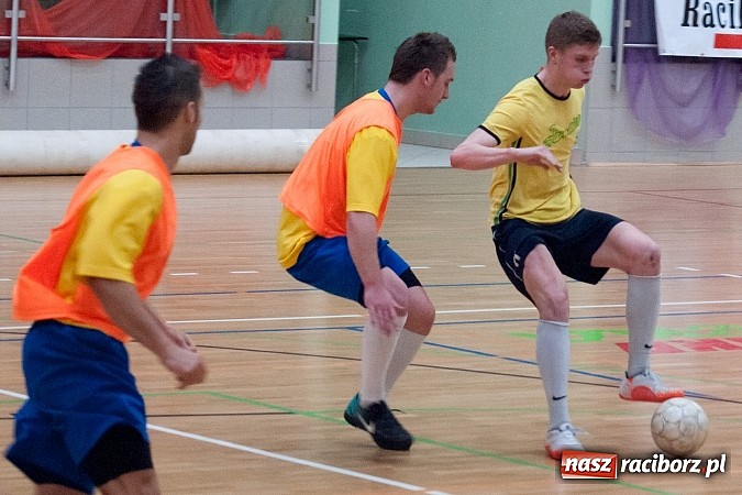 Zdjęcie w galerii na portalu naszraciborz.pl: Dreszczowiec w meczu Feniksa z Bad Boys wiadomości z regionu