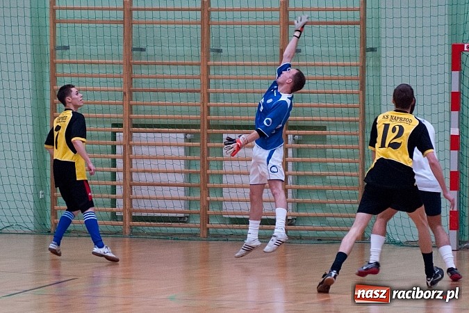 Zdjęcie w galerii na portalu naszraciborz.pl: Dreszczowiec w meczu Feniksa z Bad Boys wiadomości z regionu