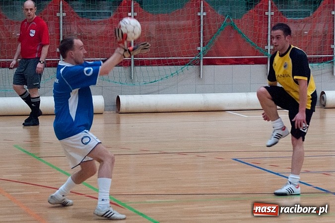 Zdjęcie w galerii na portalu naszraciborz.pl: Dreszczowiec w meczu Feniksa z Bad Boys wiadomości z regionu