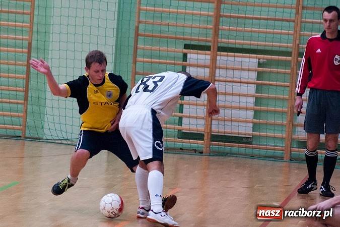 Zdjęcie w galerii na portalu naszraciborz.pl: Dreszczowiec w meczu Feniksa z Bad Boys wiadomości z regionu