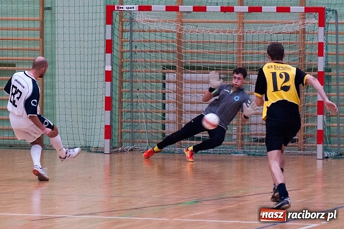 Zdjęcie w galerii na portalu naszraciborz.pl: Dreszczowiec w meczu Feniksa z Bad Boys wiadomości z regionu