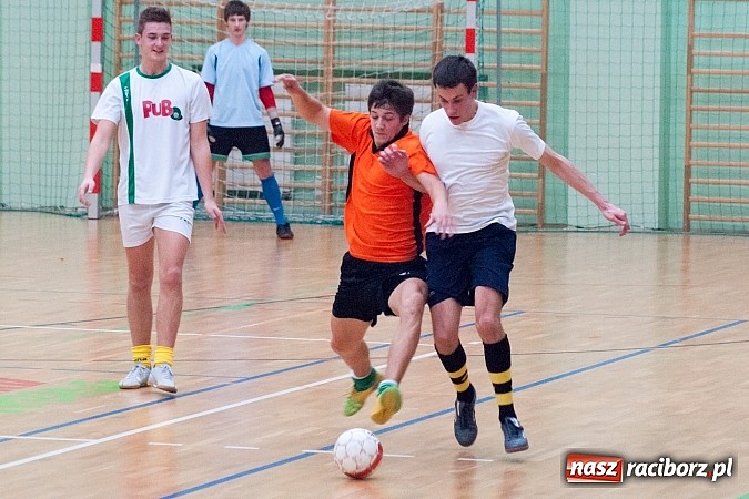 Zdjęcie w galerii na portalu naszraciborz.pl: Dreszczowiec w meczu Feniksa z Bad Boys wiadomości z regionu