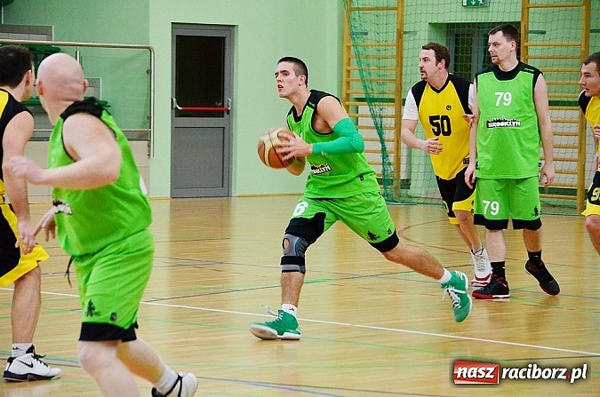 Zdjęcie w galerii na portalu naszraciborz.pl: Mocna pozycja Kamana w fotelu lidera wiadomości z regionu