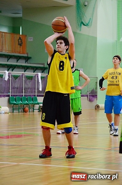 Zdjęcie w galerii na portalu naszraciborz.pl: Mocna pozycja Kamana w fotelu lidera wiadomości z regionu