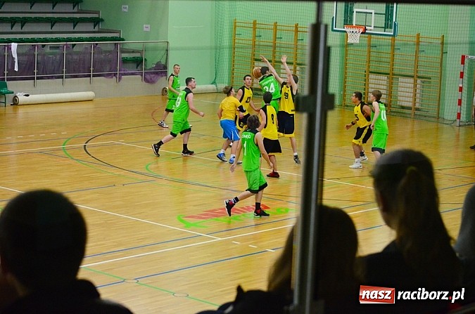 Zdjęcie w galerii na portalu naszraciborz.pl: Mocna pozycja Kamana w fotelu lidera wiadomości z regionu