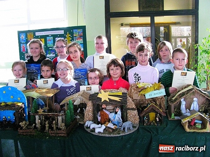 Zdjęcie w galerii na portalu naszraciborz.pl: Powiatowy konkurs Rodzinna Szopka Bożonarodzeniowa wiadomości z regionu