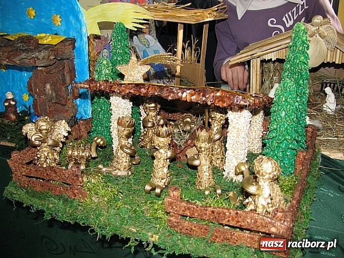 Zdjęcie w galerii na portalu naszraciborz.pl: Powiatowy konkurs Rodzinna Szopka Bożonarodzeniowa wiadomości z regionu