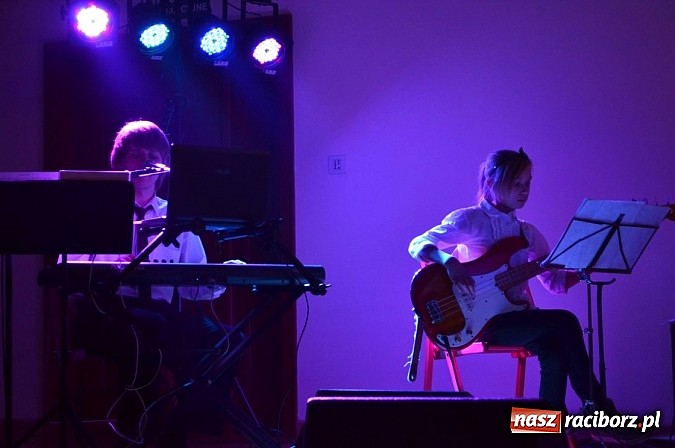 Zdjęcie w galerii na portalu naszraciborz.pl: Family Band wystąpił na Zamku Piastowskim wiadomości z regionu