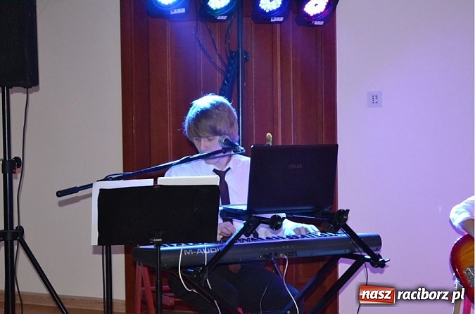 Zdjęcie w galerii na portalu naszraciborz.pl: Family Band wystąpił na Zamku Piastowskim wiadomości z regionu