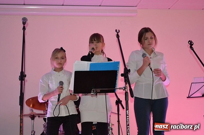 Zdjęcie w galerii na portalu naszraciborz.pl: Family Band wystąpił na Zamku Piastowskim wiadomości z regionu