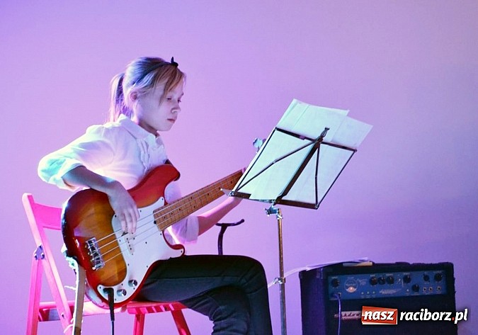 Zdjęcie w galerii na portalu naszraciborz.pl: Family Band wystąpił na Zamku Piastowskim wiadomości z regionu