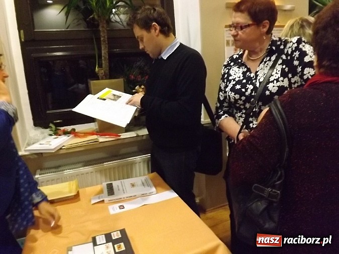 Zdjęcie w galerii na portalu naszraciborz.pl: Tworków: promocja książki o plebiscycie wiadomości z regionu