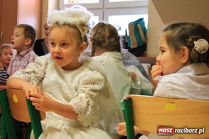 Zdjęcie w galerii na portalu naszraciborz.pl: Przedszkolaki kolędowały w Wojnowicach wiadomości z regionu